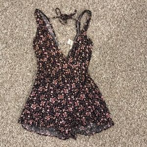 Like new floral romper
